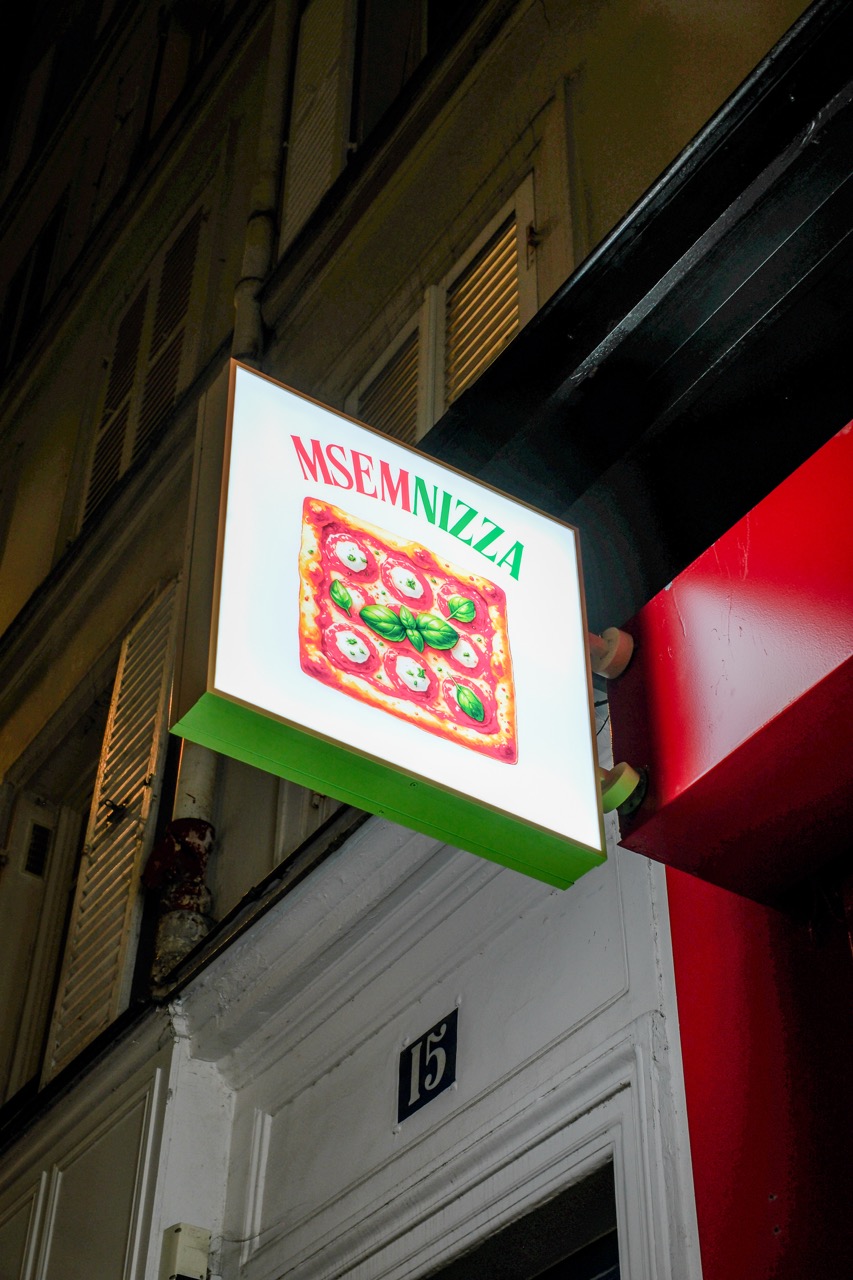 Enseigne Msemnizza rue du Champ de Mars